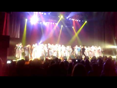 Cantando con Agarrate Catalina en el Gran Rex 21/12/12