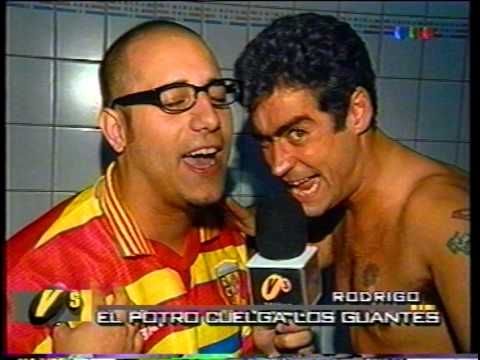 Rodrigo anuncia su retiro en Versus (2000)